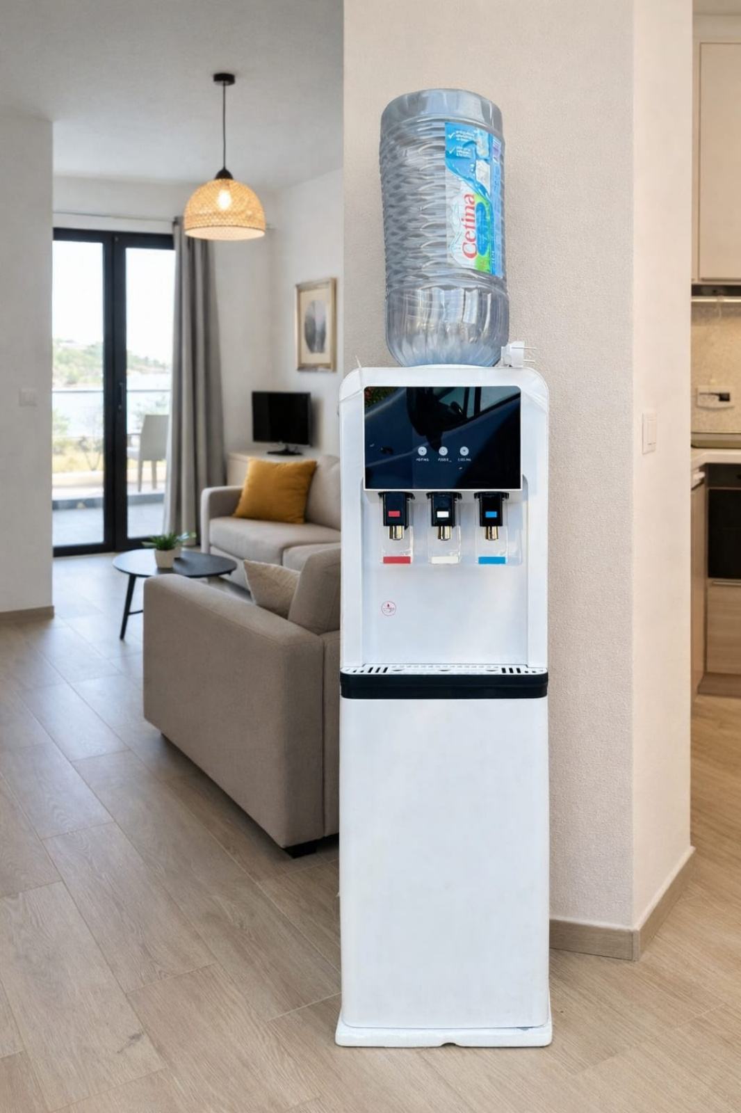 APARAT ZA VODU SA FRIŽIDEROM 2 U 1