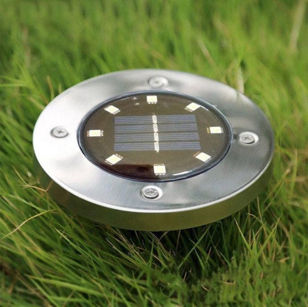 SOLARNA LED LAMPA ZA VRT 4 KOM